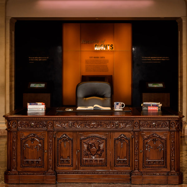 Resolute Desk