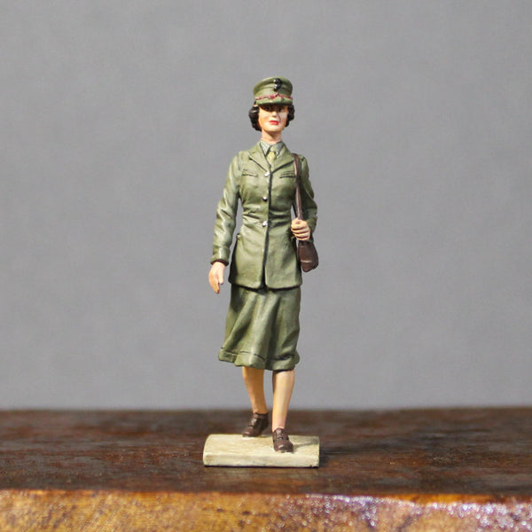 Miniature Collector's Figurine U.S.M.C. Women's Reserve 1941 - 1945